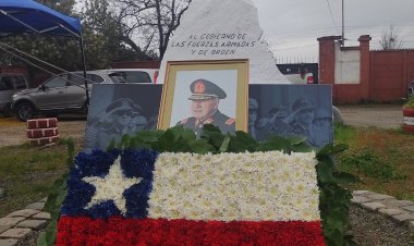 Linares: Pinochetistas celebraron golpe militar en plaza que lleva nombre del dictador