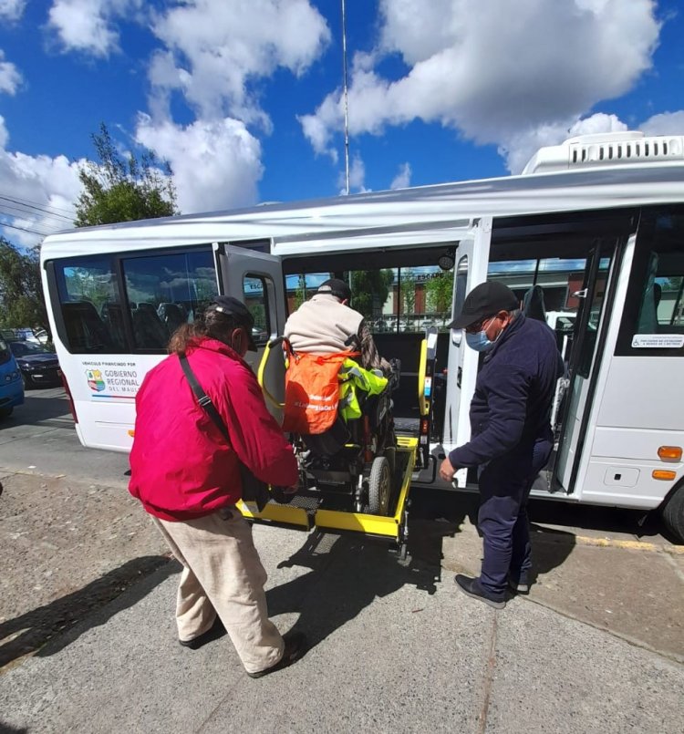 Linares: bus inclusivo sale a circulación para felicidad de sus usuarios