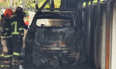 Cuatro personas damnificadas, una mujer con quemaduras y un funcionario de seguridad pública con el hombro dislocado dejó incendio en Villa “Doña Florencia” de Linares