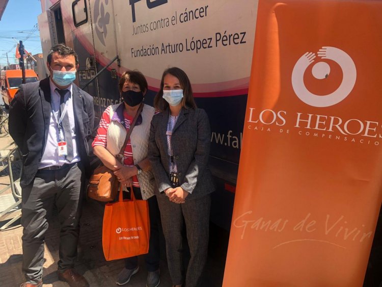 Clínica móvil realizó mamografías gratuitas en Linares
