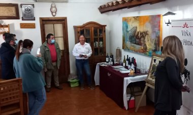Pymes vitivinícolas de Cauquenes exhibieron la identidad histórica y patrimonial de sus vinos a los linarenses