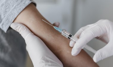 Especialista destaca autorización en EEUU de vacunas contra el Covid-19 para menores de 3 años