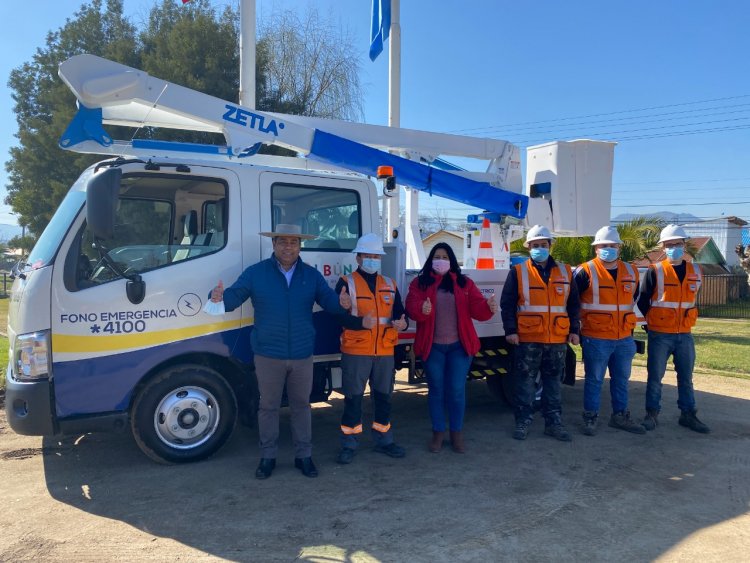 Ponen en funcionamiento nuevo camión alza-hombres en la comuna de Colbún