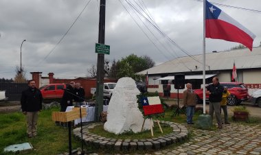 Pinochetistas celebraron golpe militar en plaza que lleva nombre del dictador en la ciudad de Linares