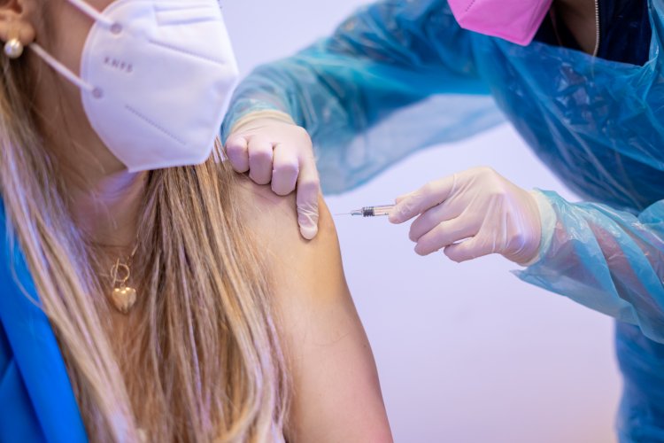 Epidemiólogos llaman a vacunarse frente a la llegada  de nueva subvariante de Ómicron al país