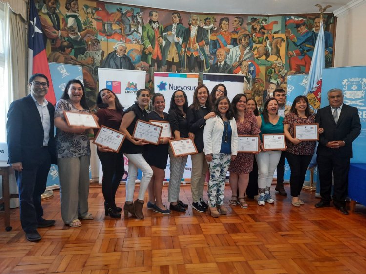Mujeres de Linares finalizan capacitación en instalaciones sanitarias