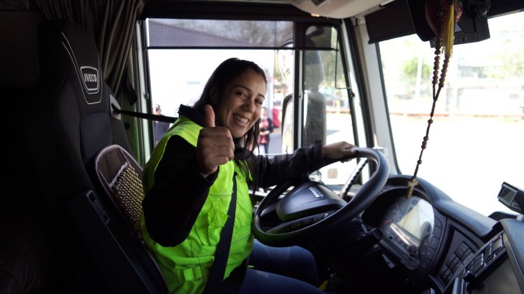 Grupo San Gabriel compensa a beneficiarias del Programa Mujer conduce tu futuro y confirma contrato para nueve conductoras profesionales