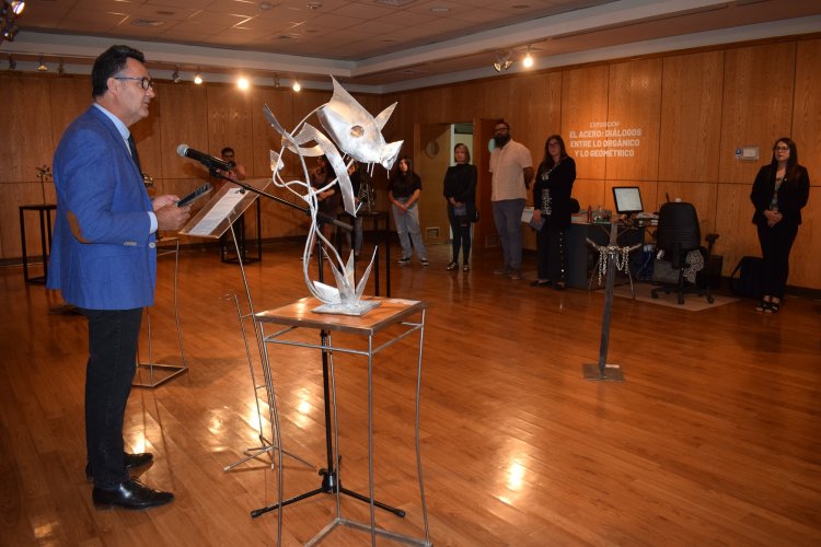 Universidad Autónoma presenta esculturas en acero en exposición abierta al público en su Galería de Arte