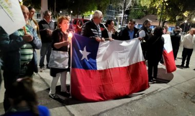 Candidato a constituyente Luis Valentín Ferrada junto a alcalde de Linares Mario Meza solidarizan con Carabineros de Chile