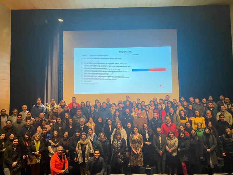 Seminario Regional reunió a más de 180 docentes del Maule en torno a la educación digital