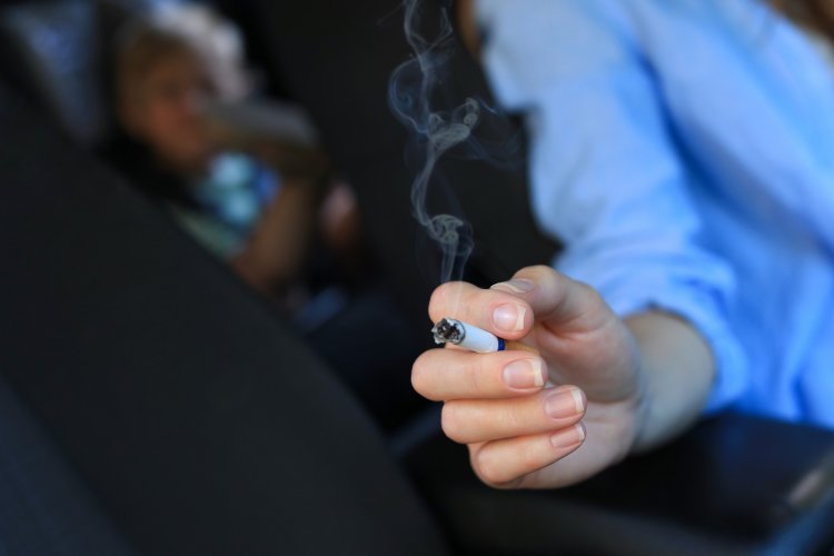Hábito fumador de los padres aumenta probabilidad de de contagio de enfermedades respiratorias en los niños