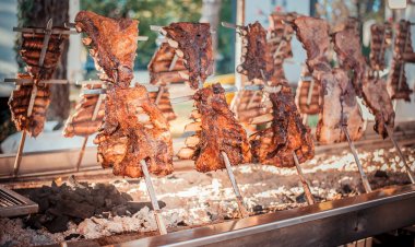 Hasta 4 kilos se puede llegar a subir durante Fiestas Patrias