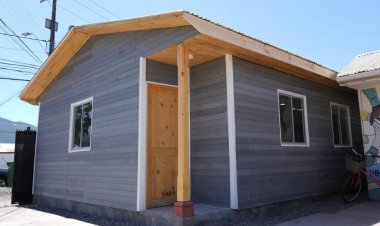 Crean vivienda social sustentable con cáscara de avellana y plástico reciclado