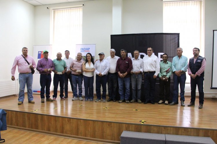 Usuarios de INDAP Linares recibieron bonos de rehabilitación productiva por la emergencia de agosto