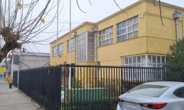 Denuncian vulneración de derechos de menor con movilidad reducida al interior de Escuela España de Linares