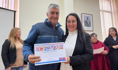 Delegada Presidencial de Linares lideró entrega de cheques del Fondo Social Presidente de la República