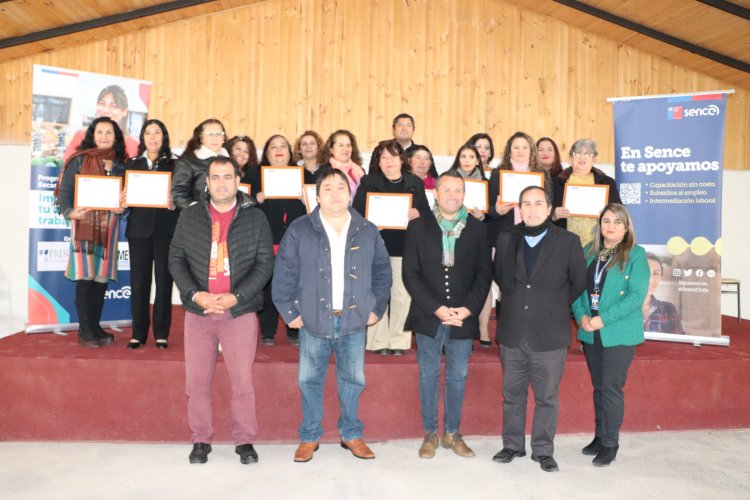 Mujeres jefas de hogar se capacitan en gasfitería