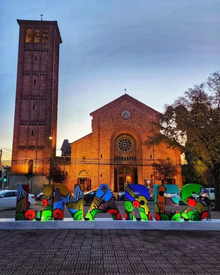Vicario de la diócesis de Linares: es necesario revisar la instalación de las letras gigantes ubicadas frente a la iglesia Catedral