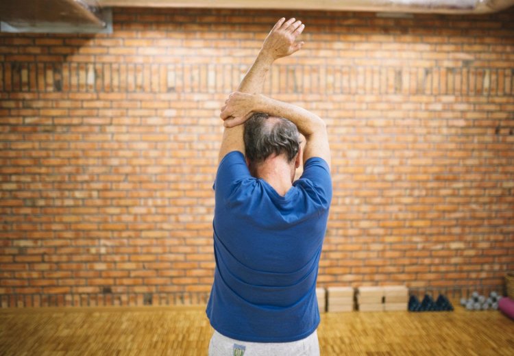 Envejecer saludablemente: ¿Por qué es conveniente realizar ejercicios de fuerza?
