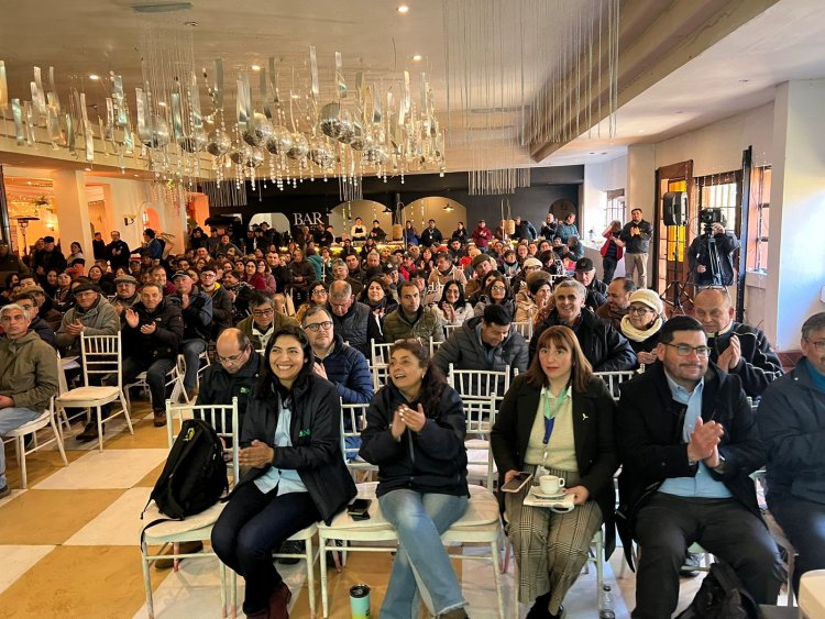 Exitoso seminario del INIA y GORE Maule reúne a más de 200 personas y ofrece una visión anticipada de la temporada 2024/25 de frambuesas