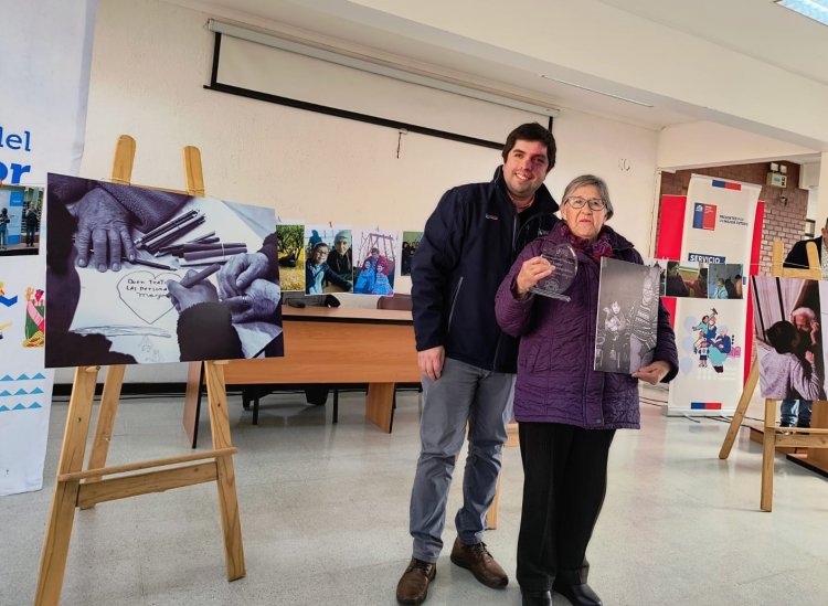 Persona mayor de Linares resultó ganadora del concurso fotográfico “Buen Trato, Trato Hecho” de Senama Maule