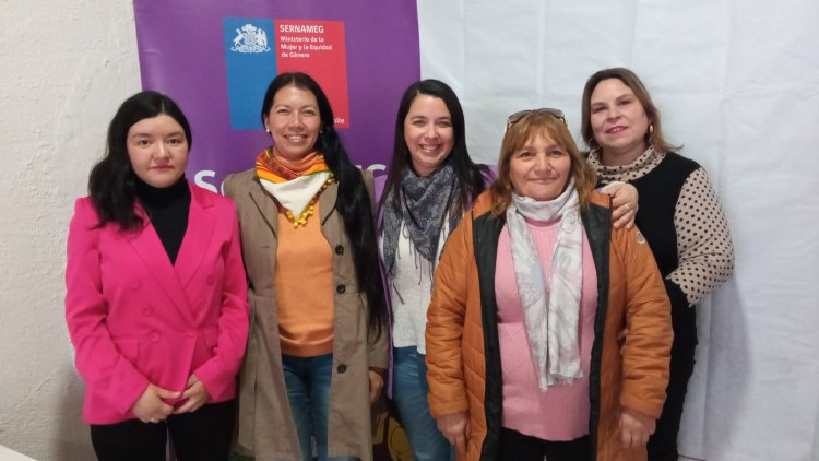 Artesanas con diseños en cuero y greda blanca representarán al Maule en la XI Expo Feria Mujeres Emprendedoras Indígenas de SERNAMEG y CONADI