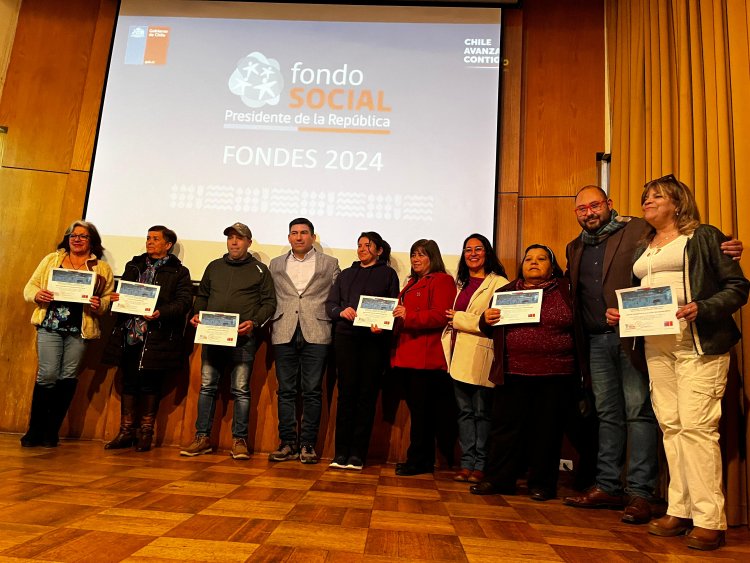 Delegada Presidencial, Aly Valderrama Villarroel, lideró entrega de cheques del Fondo Social Presidente de la República