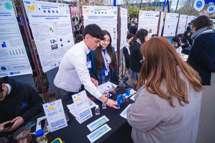 Estudiantes de cuatro regiones presentaron sus proyectos científicos