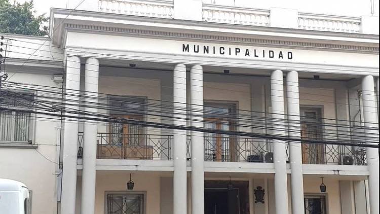 Municipalidad de Linares pagó más de medio millón de dólares en horas extras entre los meses de enero y octubre de 2024