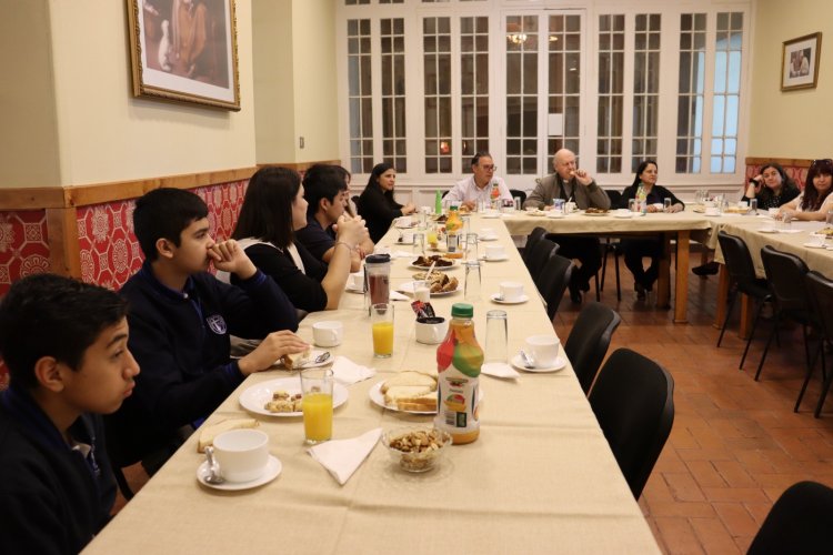 Reconocen a estudiantes  del Liceo Bicentenario San Miguel Arcángel de Linares