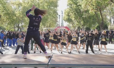 Municipalidad de Talca celebró el Día Mundial de la Actividad Física con más de 1.000 estudiantes en la Alameda