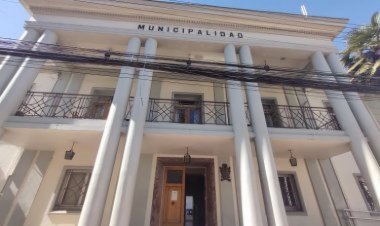 Escándalo por viajes al extranjero de funcionarios con licencia médica: informe de Contraloría revela que hay 114 casos en el DAEM de Linares, 29 en la Municipalidad y 2 en la Corporación de Desarrollo