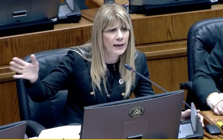 Senadora Rincón presenta proyecto para eximir de contribuciones a pensionados por vejez
