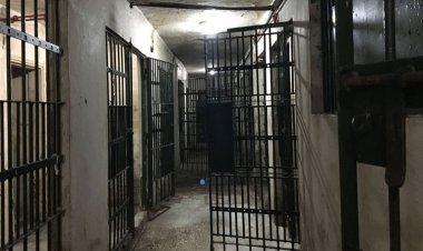 (VIDEO) Linares: sujetos secuestran a mujer y luego la obligan a ingresar droga a la cárcel