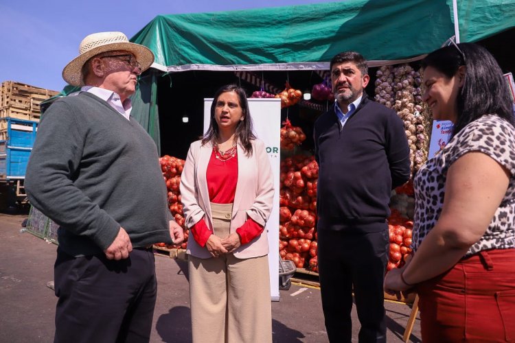 Ministra de Agricultura reforzó el llamado a cotizar precios de los alimentos  a solo horas del comienzo de Fiestas Patrias