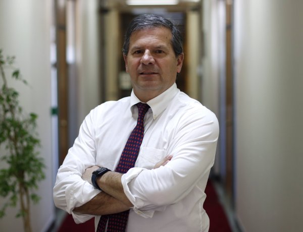 Diputado Gustavo Benavente cuestiona reforma a Gendarmería y exige mayor control del Estado en las cárceles