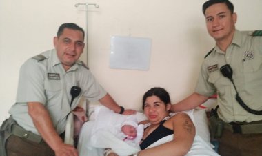 Carabineros asistió parto en plena vía pública