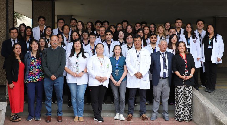 Estudiantes de Medicina de la Universidad Autónoma inician su internado clínico en el Hospital de Linares
