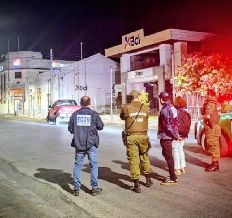 En riesgo vital menor de edad que recibió disparo en la cabeza mientras compartía con otras personas al interior de camioneta