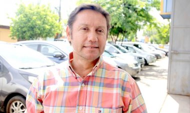 Gobernador regional descarta inacción en sumario a su prima que trabaja en el GORE por viajes al extranjero