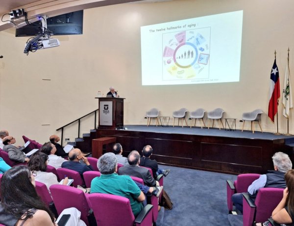 Expertos presentan estudios para revertir el envejecimiento celular