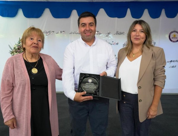 San Javier inició el año escolar 2026 con emotivas ceremonias que marcaron el reencuentro de las comunidades educativas