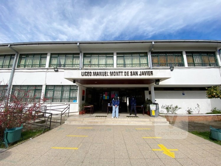 Alumnos del Liceo Manuel Montt denuncian problemas en el transporte y comedor