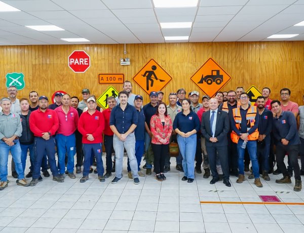 Delegado Presidencial Provincial y nueva SEREMI del MOP visitaron equipo de Vialidad Linares