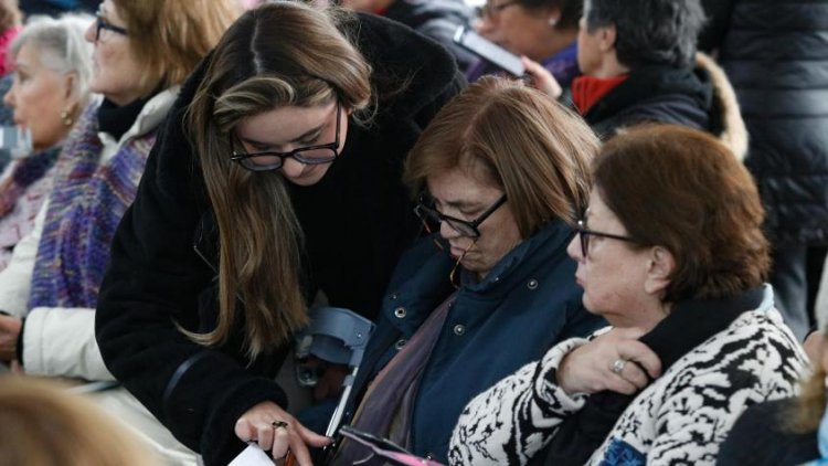 Mayores de 50 años en el Maule tienen baja desocupación, pero tardan más de un año en encontrar trabajo