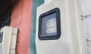 Alza en tarifas eléctricas: experto advierte impacto desigual en familias