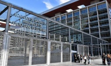 Juzgado condena a ex director de Inteligencia del Ejército y a ex ministro de la Corte de Apelaciones por interceptaciones telefónicas ilegales