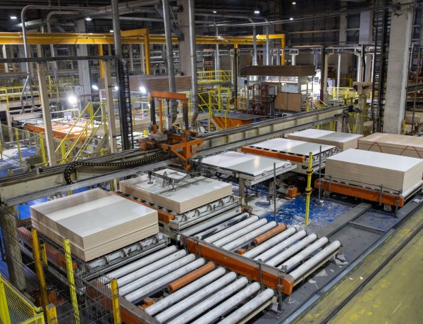 Una línea única en Latinoamérica busca abrir camino al reciclaje industrial de madera en Chile