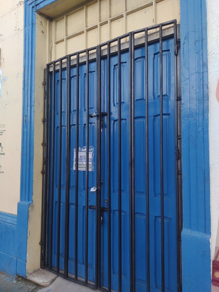 Exclusivo: lluvias inundan bodega con medicamentos del Departamento Comunal de Salud de Linares