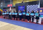 Linares: 620 estudiantes de séptimo básico reciben computadores con internet gratis por un año